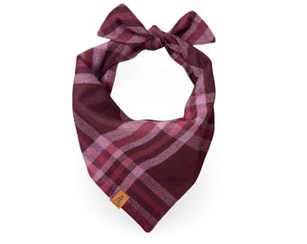 Bandana per cani in flanella a quadri color mora, bandana natalizia per animali domestici con il nome del tuo cane ricamato.