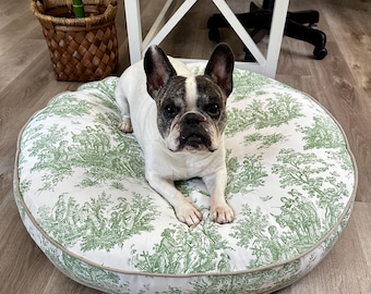 Round Green Toile Bed Cover, Toile Pattern Dog Bed Duvet, Circle Pet Bed, Sustainable Pet Bedding, Pine Dog Bedding With Name, Large Dog Bed