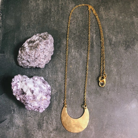 Collana Lunga Con Ciondolo Luna Mezzaluna Martellato – Placcato Argento, Gioiello Bohémien Minimalista Per Donna
