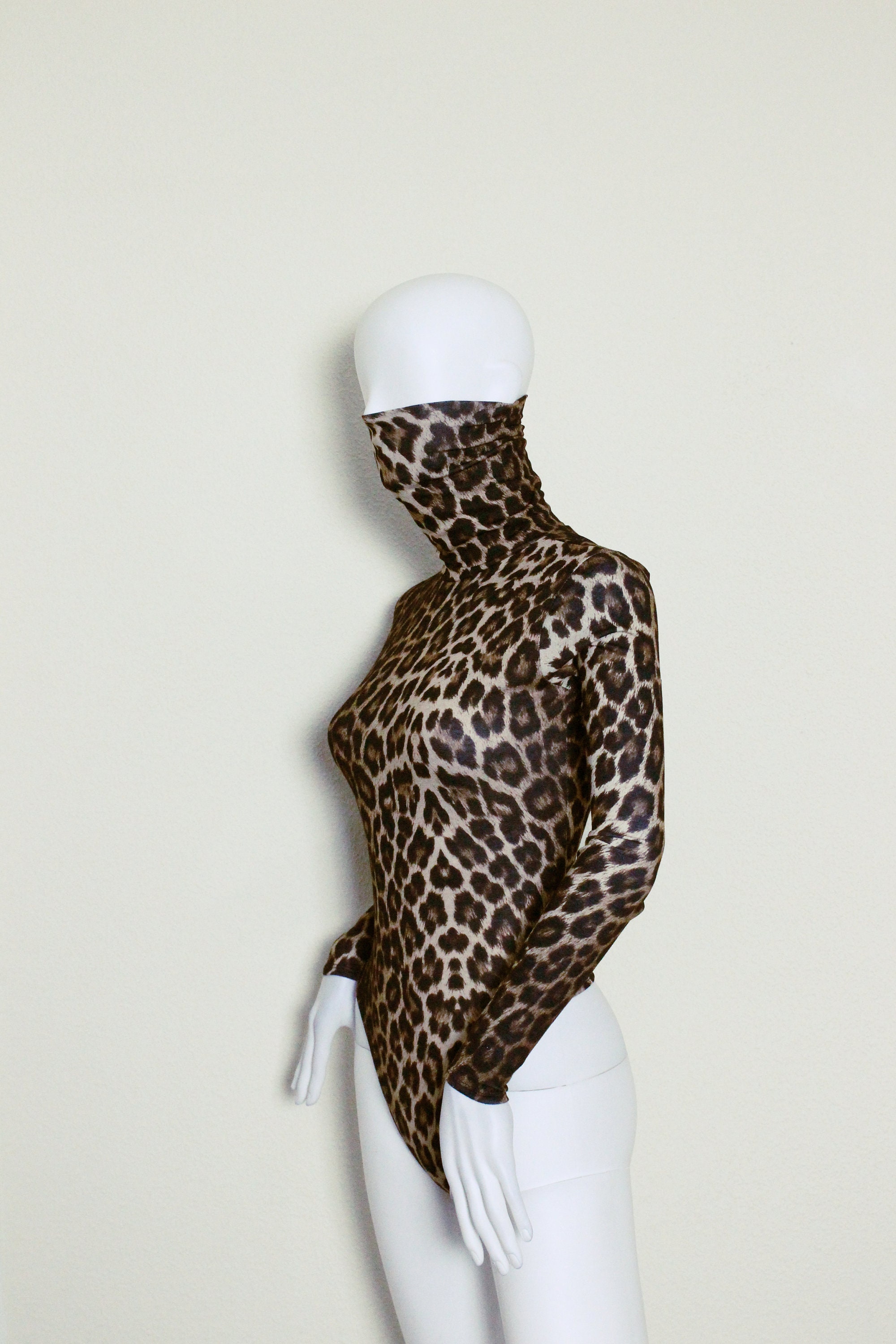 Leopard print polo body