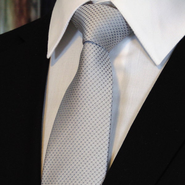 Great Gifts for Men – Silver on Silver Mens Neck Tie