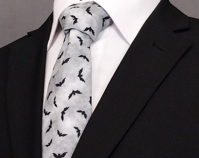 Bat Necktie – Halloween Tie with Bats