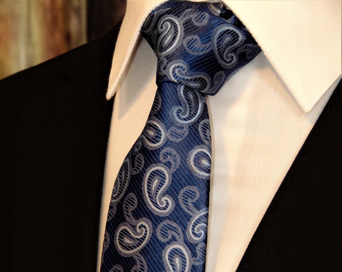 Blue Paisley Necktie – Mens Silk Blue Paisley Tie.