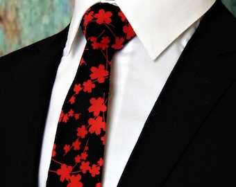 Zwart en rood gebloemde stropdas - Bloesemstropdas voor heren, ook verkrijgbaar als magere stropdas.