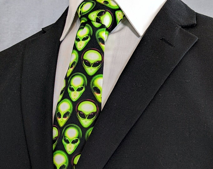 Alien Tie – Tie with Aliens