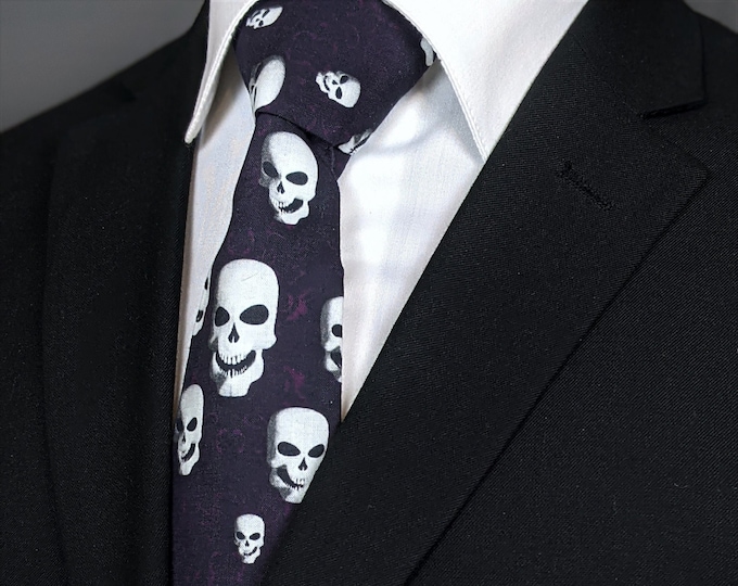 Plum Gothic Skull Necktie – Mens Plum Goth Skull Tie