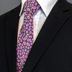 Floral Ties – Mens Gray and Pink Floral Necktie