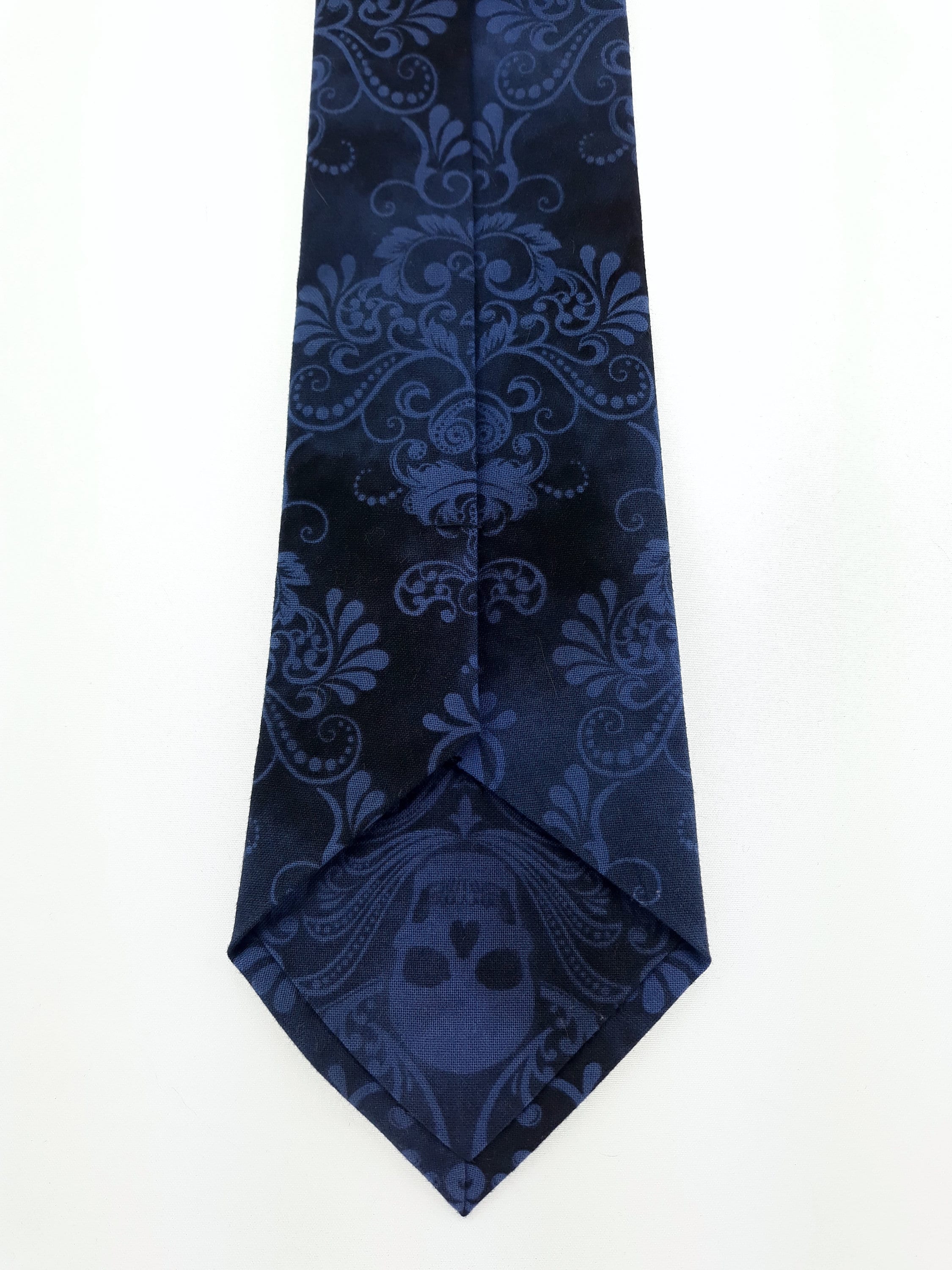 Black with Royal Blue Skull Tie – Gothic Wedding Blue Skull Neckties