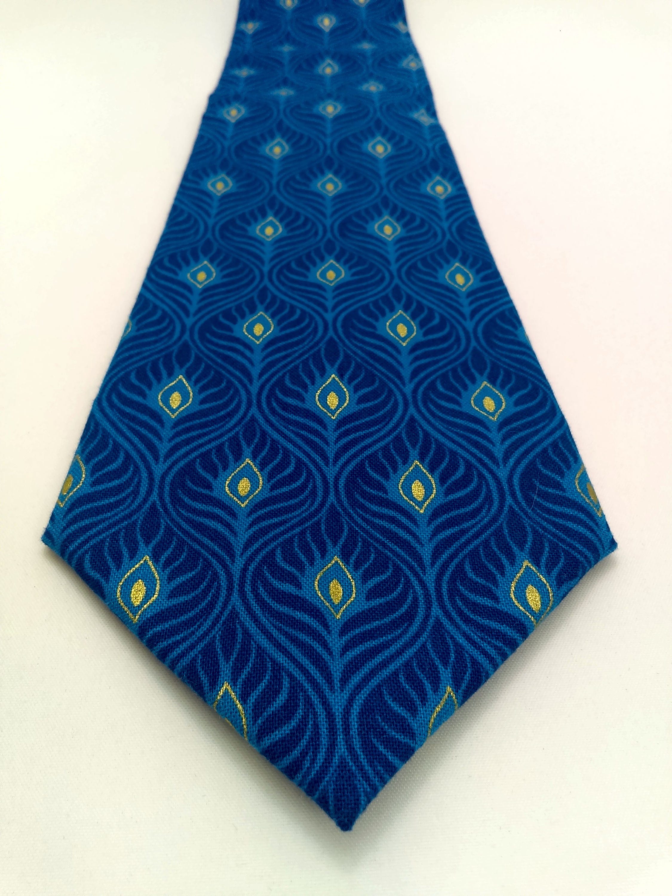 Peacock Feathers – Mens Blue Peacock Feathers Tie.