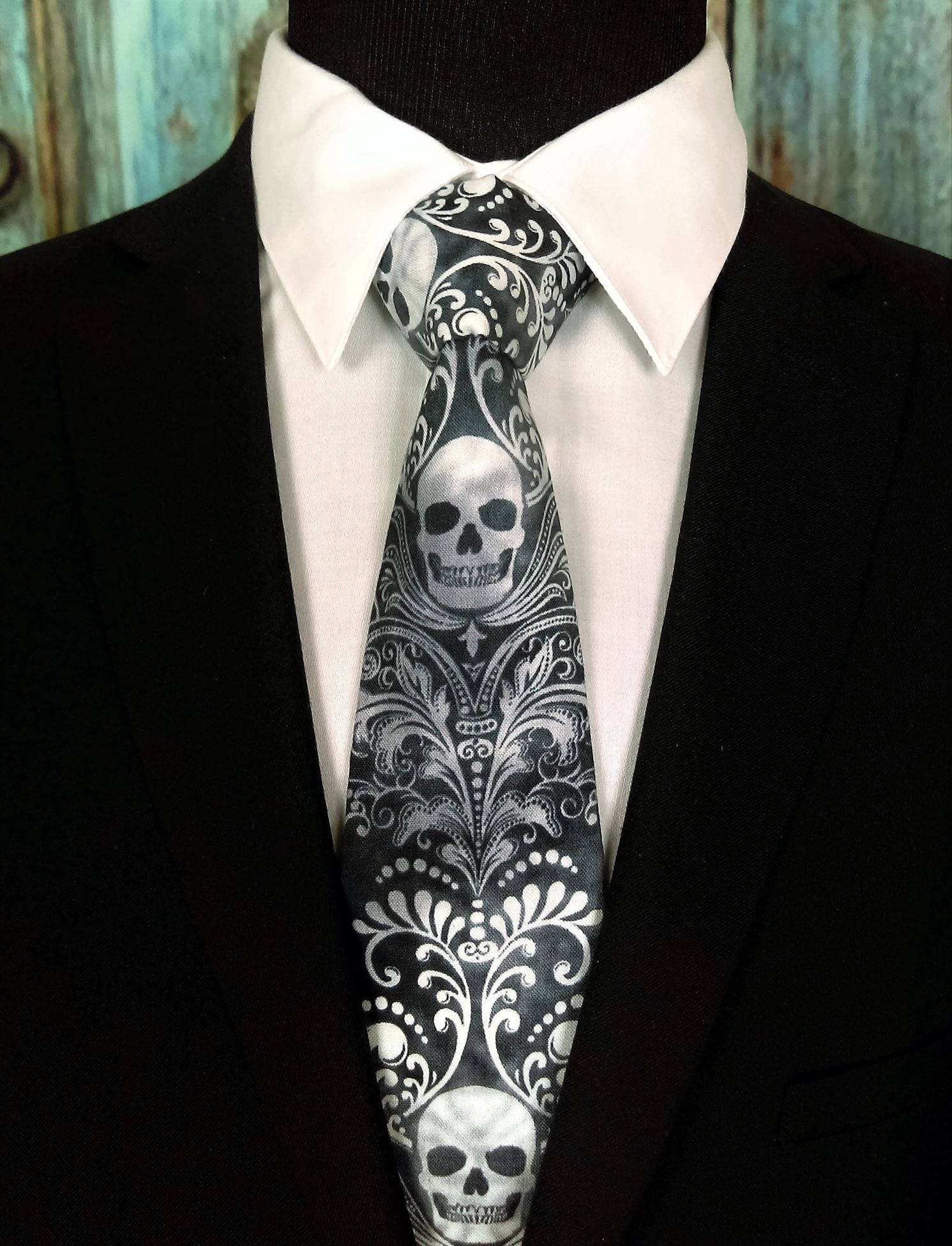 Skull Necktie – Skull Tie, Please read item description..