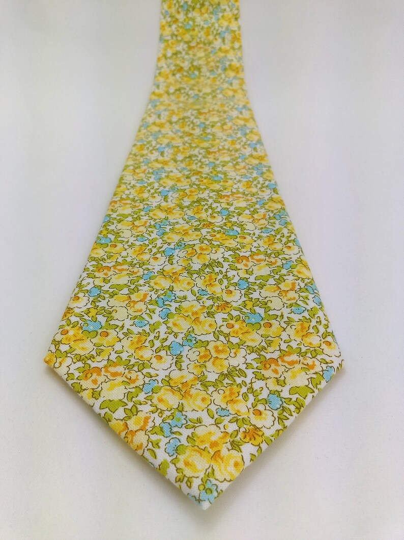 floral tie yellow