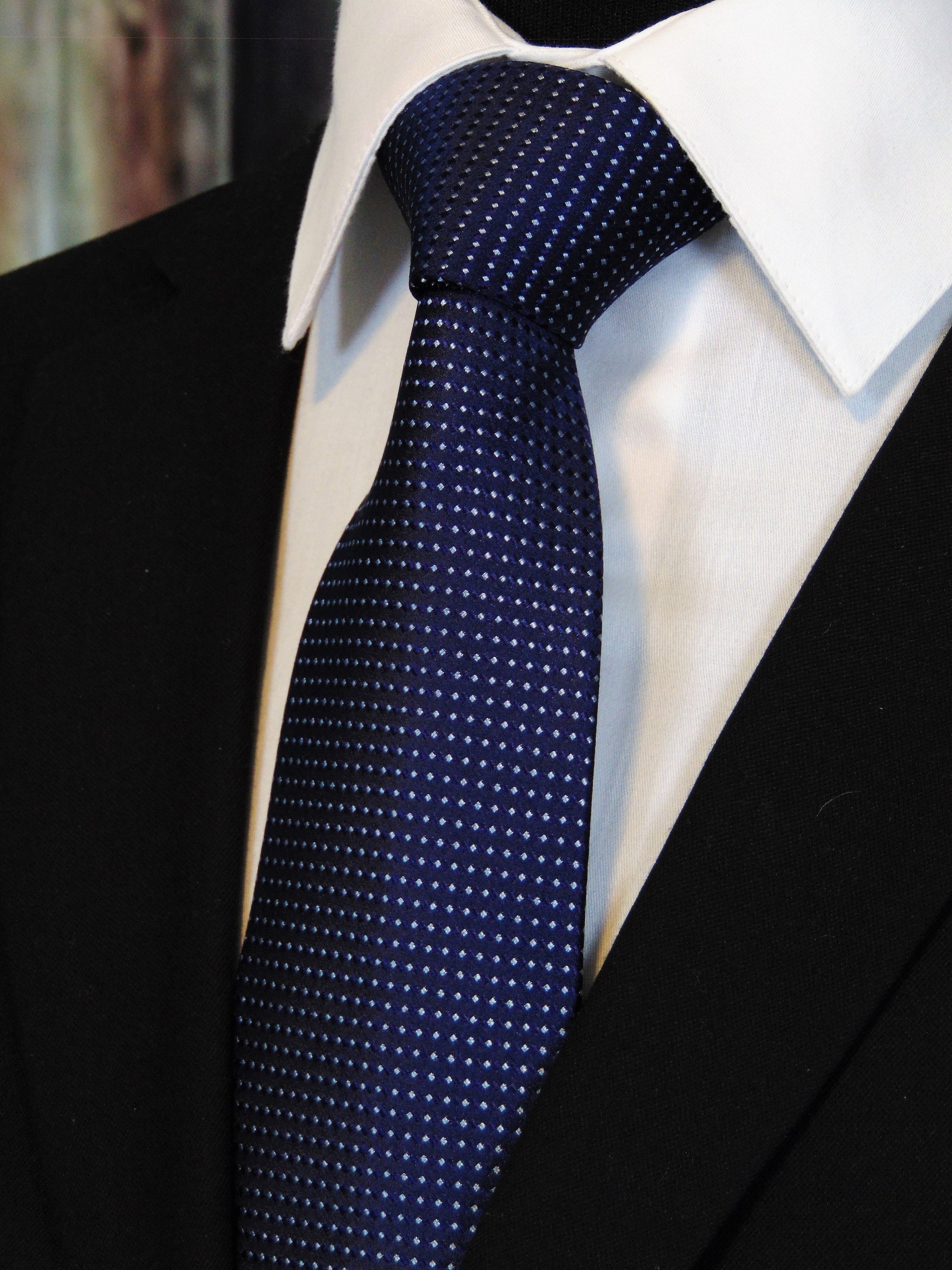 navy blue tie