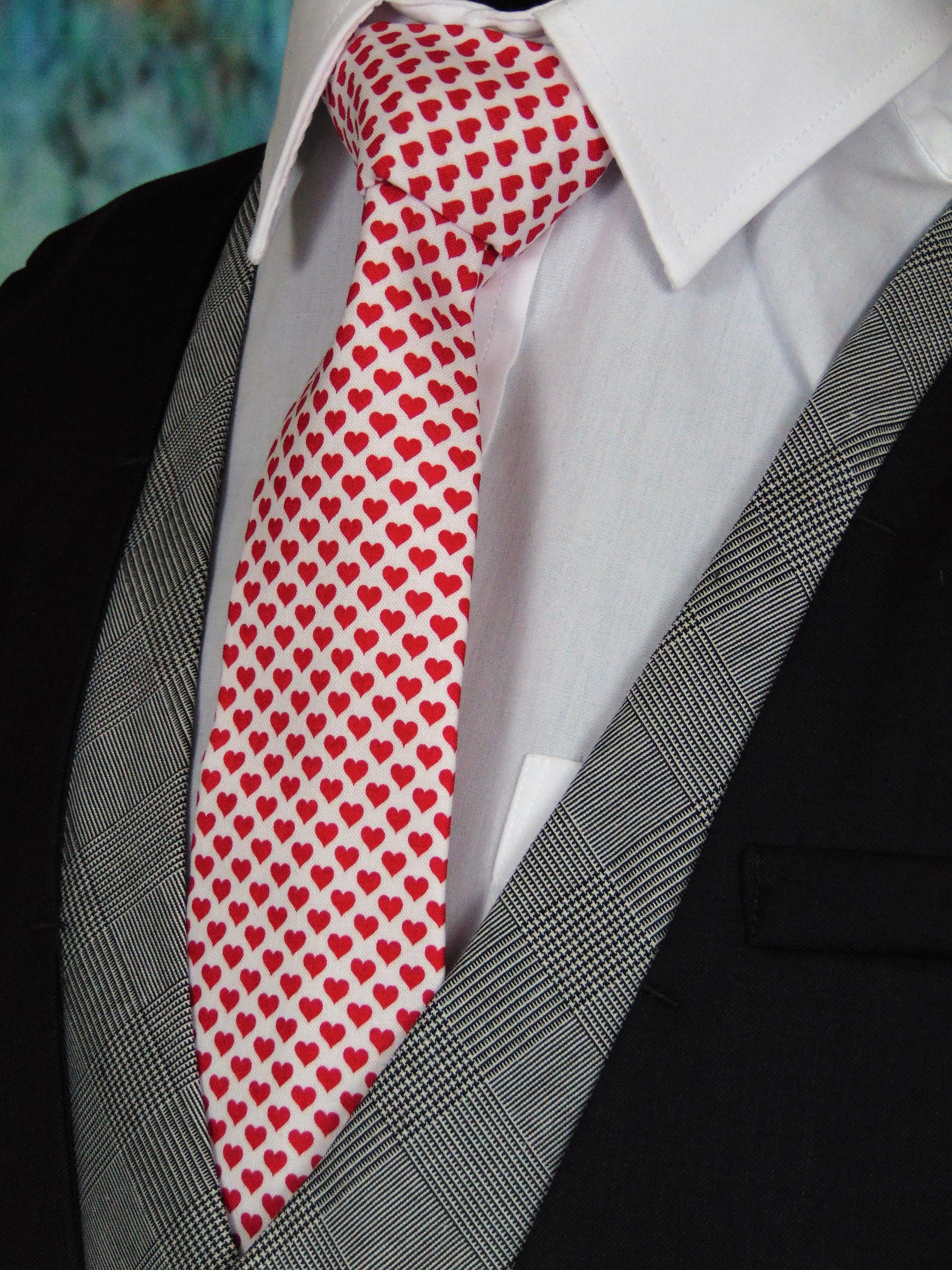 Valentines Day Red /& White Heart Arrows skinny tie
