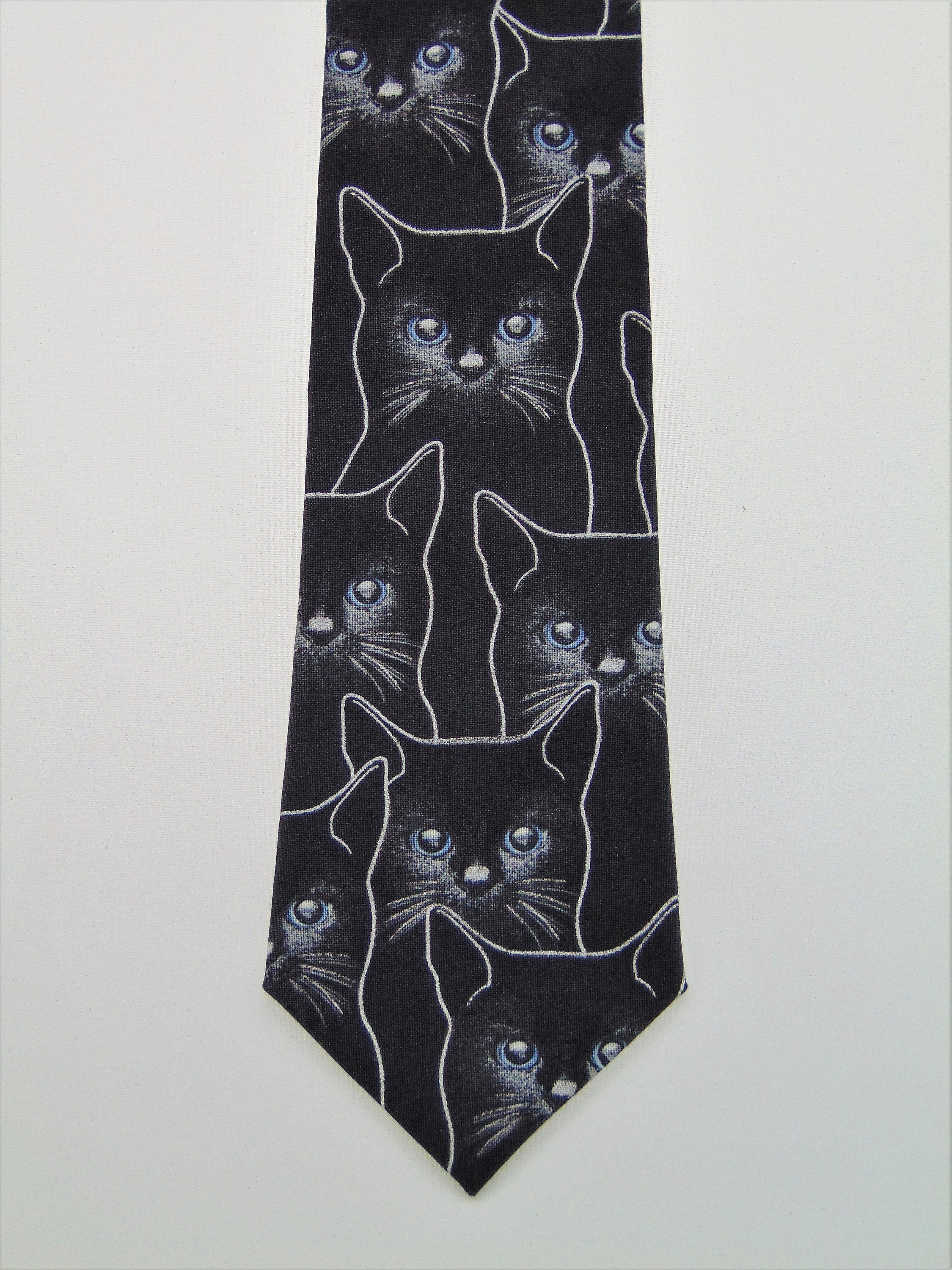 necktie cat