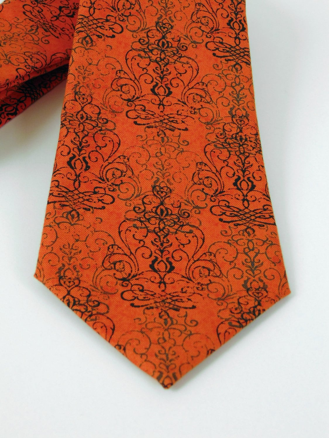 necktie orange