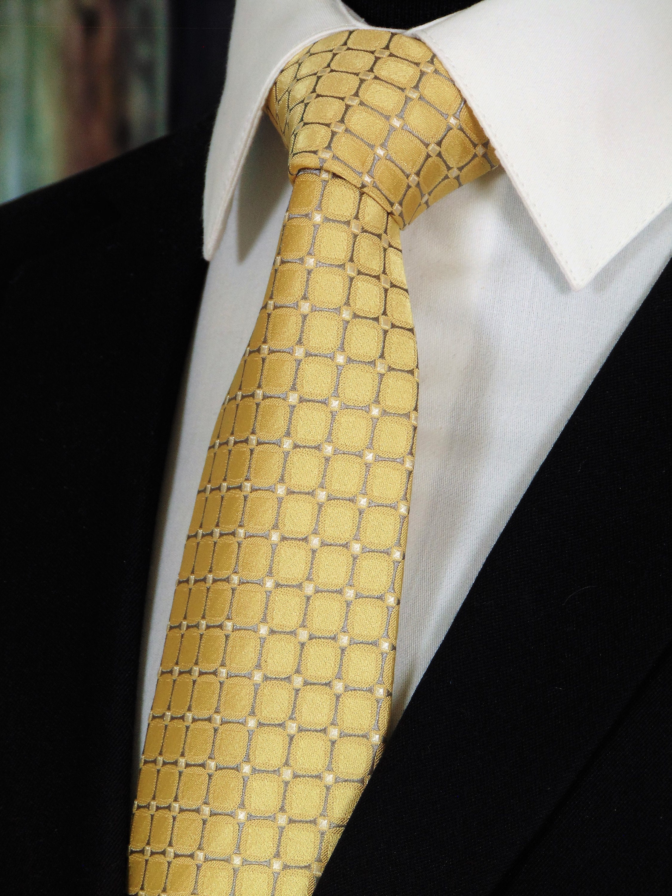 silk-man-tie-gold-hand-painted-tie-groom-tie-wedding-guest-silk-tie