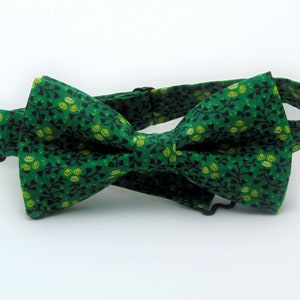Green Floral Bow Tie, Green Floral Bowtie, Mens Bow Tie, Boys, Black, Fathers Day, Birthday, Gift, Wedding, Christmas, Prom, Bride, Dad