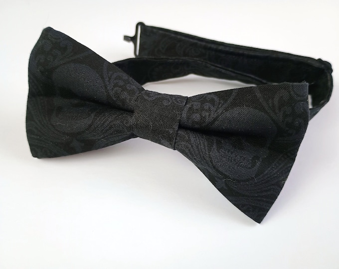 Black and Charcoal Skull Bow Tie – 100% Cotton Gothic Design Bow Tie