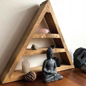 Pyramid altar shelf