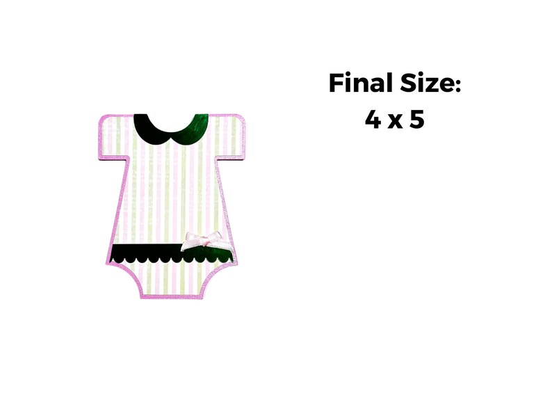 Puede incluir: Un pelele a rayas rosa y blancas con cuello negro y lazo verde. El pelele mide 10 cm por 12,7 cm.