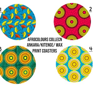 Könnte beinhalten: Vier runde Untersetzer mit verschiedenen afrikanischen Druckmustern. Die Untersetzer sind von 1 bis 4 nummeriert. Der Text "AFROCOLOURS COLLECN ANKARA/KITENGE/WAX PRINT COASTERS" ist unter den Untersetzern gedruckt.
