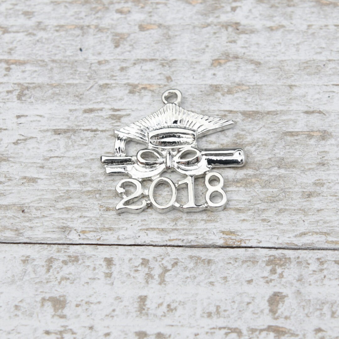 5 PIECES Graduation Cap Charms, 2018 Charms, 2018 Graduation Charm, Graduation Cap, Grad Gift