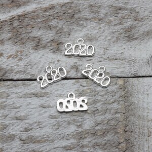 1 PIECE 2020 Charm Silver plated, 2020 charms, New Year charm, New year&#39;s eve, year, 2020 charm B0113869