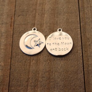1 PIECE Circle pendant carved with message I love you to the moon and back, i love you to the moon charm, i love you charm, B0080085
