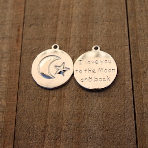 5 PIECES Circle pendant carved with message I love you to the moon and back, i love you to the moon charm, i love you charm, B0080085