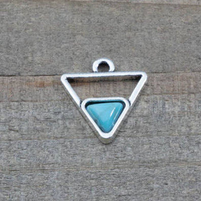 1 PIECE triangle pendant with turquoise imitation cabochon, triangle pendant, bohemian pendant, triangle charm, turquoise pendant B0083840 image 1