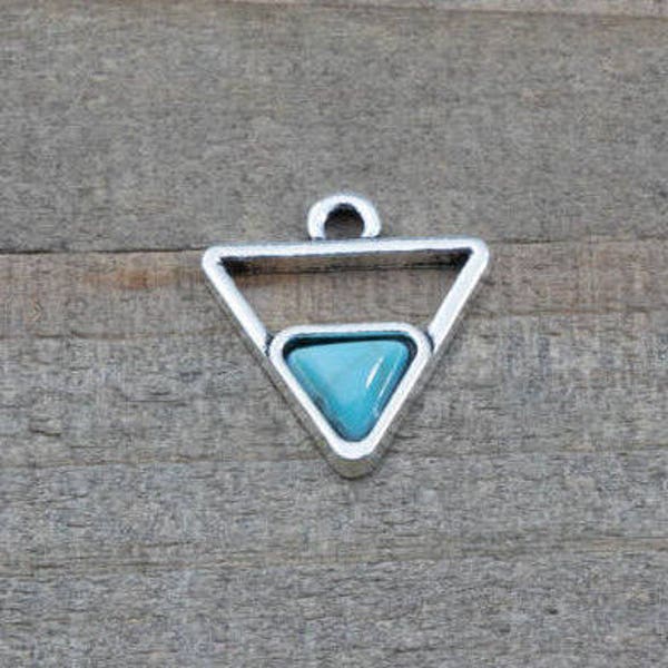 5 PIECES triangle pendant with turquoise imitation cabochon, triangle pendant, bohemian pendant, triangle charm, turquoise pendant B0083840