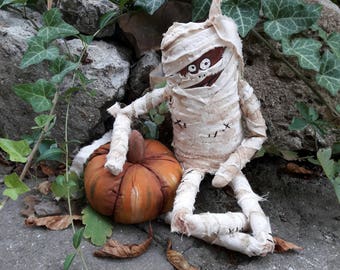 Primitive Halloween Mummy Doll Pattern, Mummy Doll pattern, zombie pattern, , Halloween Mummy , Primitive Halloween, halloween doll