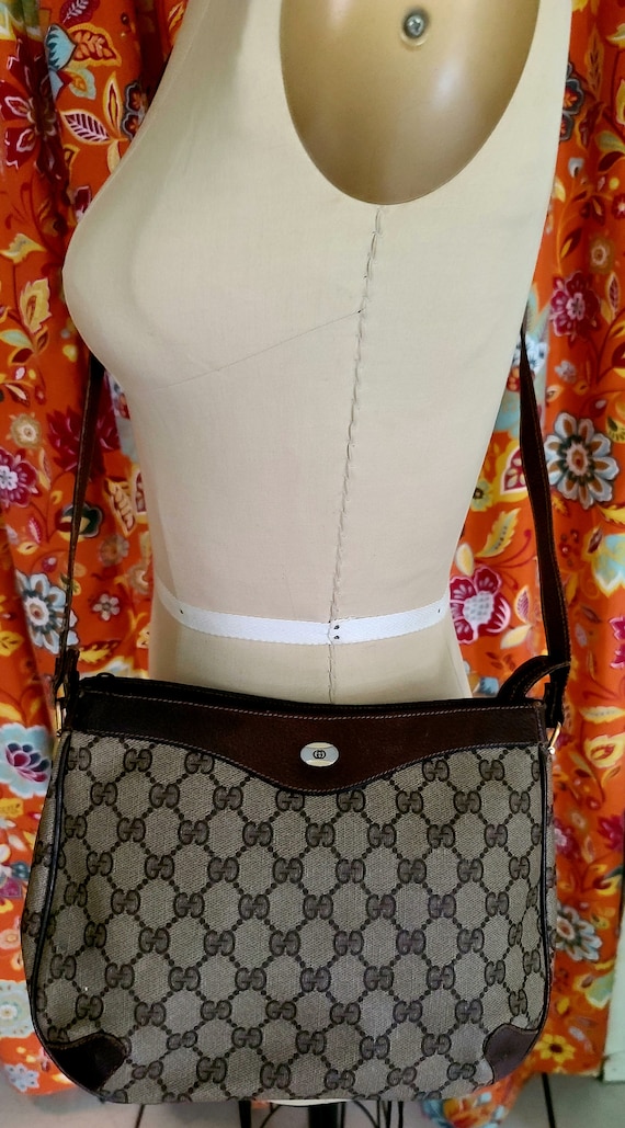 Vintage 1983 Authentic Gucci crossbody handbag