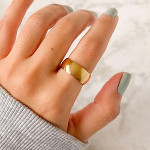 8mm Stainless Steel Gold Wide Band Ring (Sizes 6, 7, 8, 9, 10)
