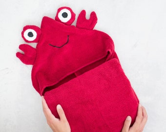 Hooded towel crab