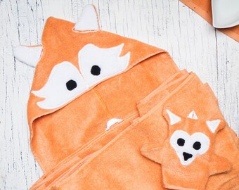 Gift set hooded towel and wash glove fox