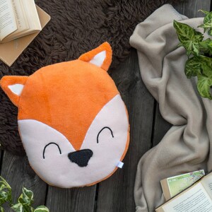 Round cushion fox