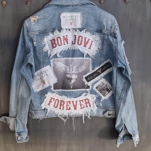 Bon Jovi Forever 2026 inspirierte Rockjacke – Einzigartige, handgefertigte Bandjacke, Größe L