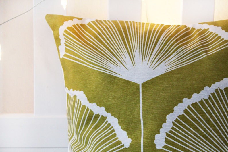 Pillow Cover Blow flower