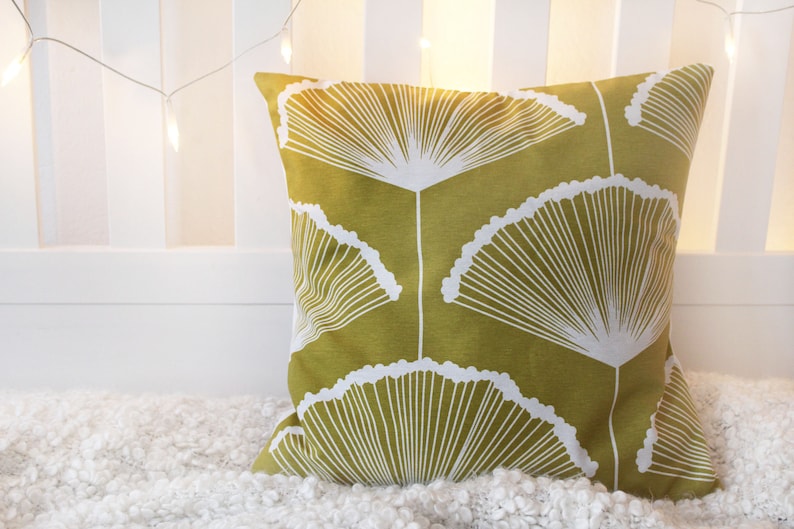 Pillow Cover Blow flower