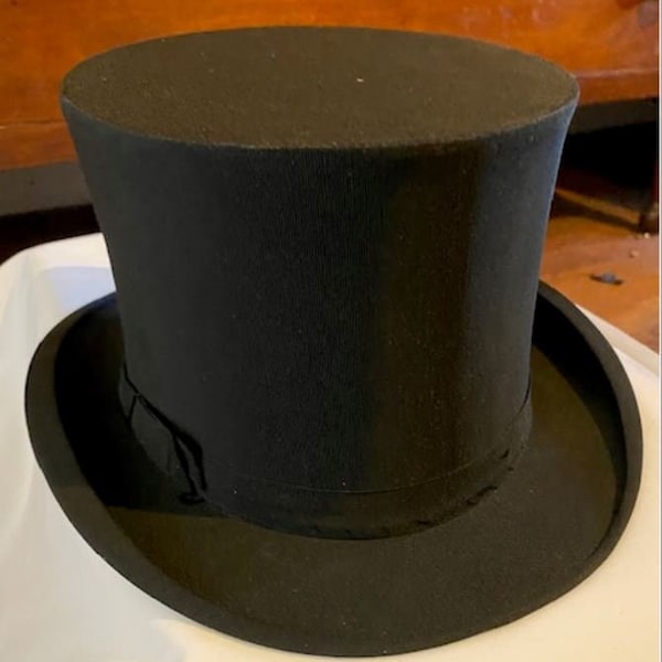 Knox Top Hat in Cavanagh Hats box - silk gros grain  Hat  size 7 1/4" for head apx 22" in circumference.