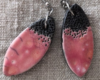 MASIRO GDE raku earrings, ceramic leaf buckle, nature-inspired jewelry, natural jewelry, speckled pink dot pattern