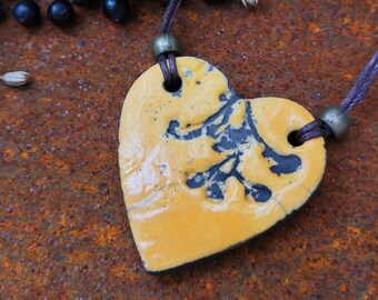 Hatokio heart ceramic raku necklace, nature-inspired jewelry, natural jewelry, mustard enamel, verbena pattern