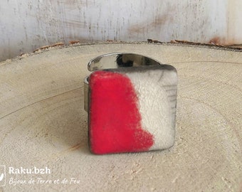 Bague carré en raku céramique de couleur rouge et blanc SHIKAKUI PETITE, bijoux inspirés par la nature, bijoux naturels