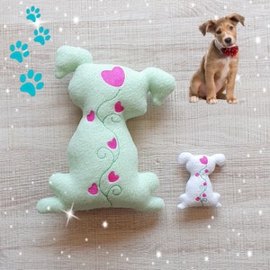 Silhueta de cachorro floral Stuffie ITH padrão de máquina de bordar