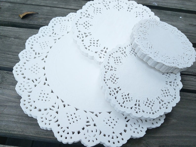 White,Off White Round Lace Paper Doilies Doyleys Vintage Coasters, 100pcs/200pcs. Additional emergency shipping. image 3