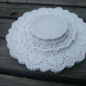 White,Off White Round Lace Paper Doilies Doyleys Vintage Coasters, 100pcs/200pcs. Additional emergency shipping. image 1