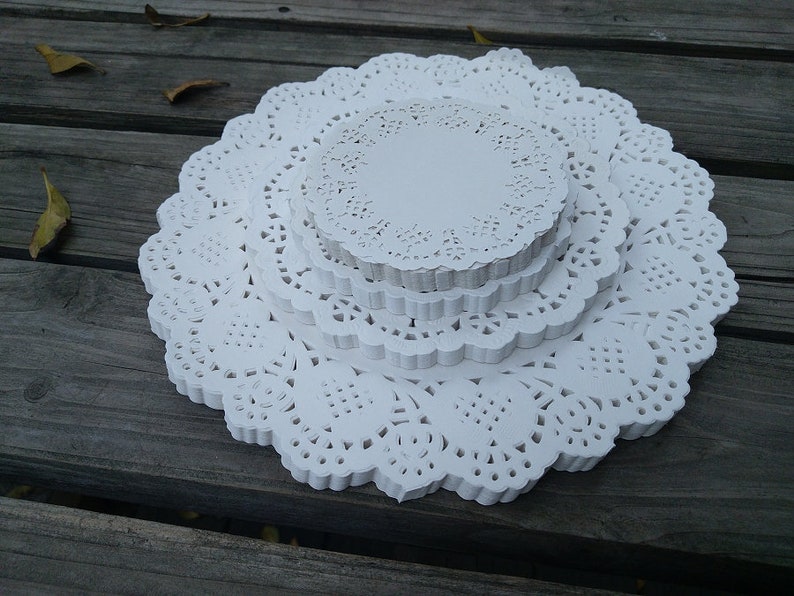 White,Off White Round Lace Paper Doilies Doyleys Vintage Coasters, 100pcs/200pcs. Additional emergency shipping. image 1