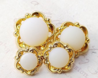 Vintage buttons,White jelly Center Gold Flower Design,13mm/15mm/18mm/21mm,High Quality Perfect craft material.