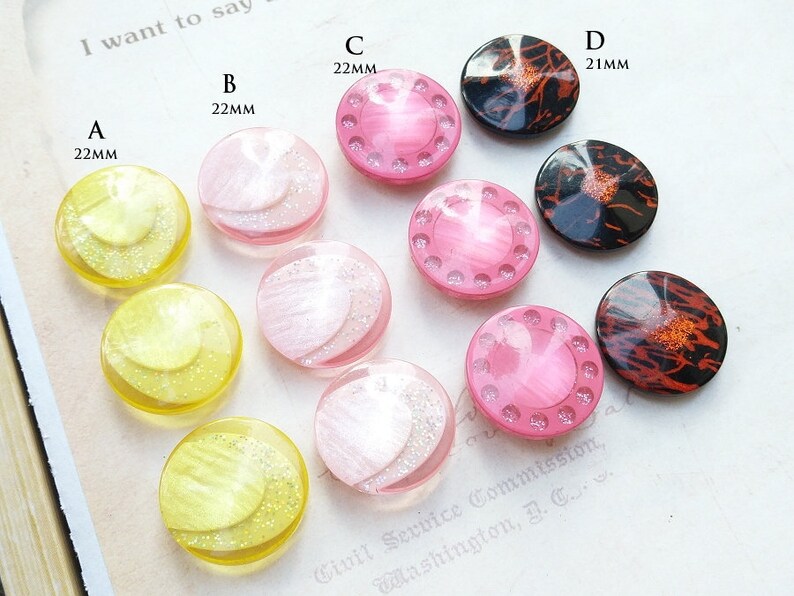 21mm Vintage Epoxy buttons,22mm 35L ,Perfect craft material. 34L